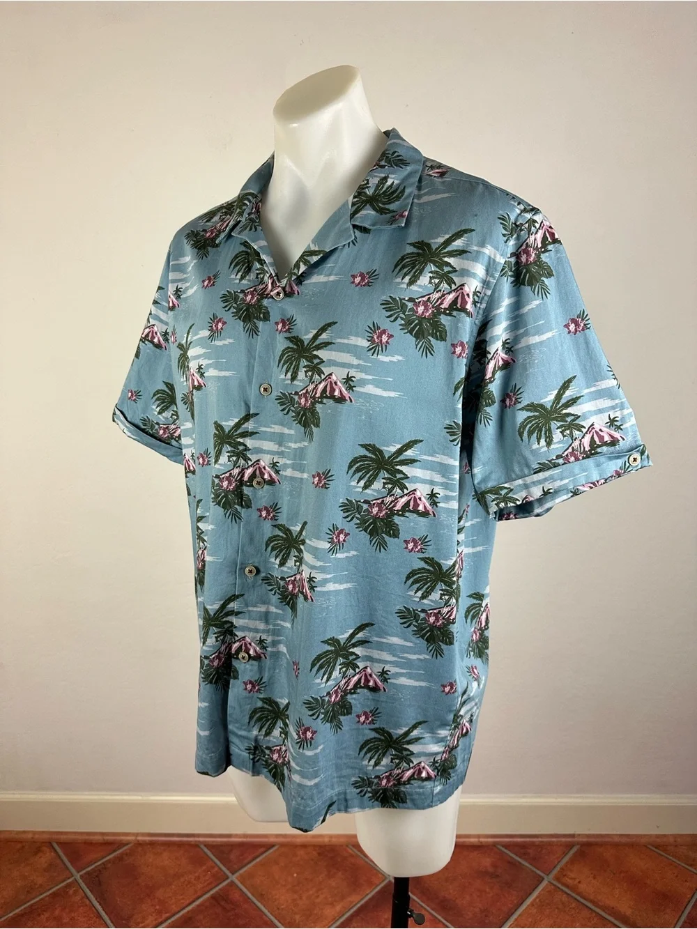 Ted Baker Men’s Tropical Print Short-Sleeve Button-Down Shirt